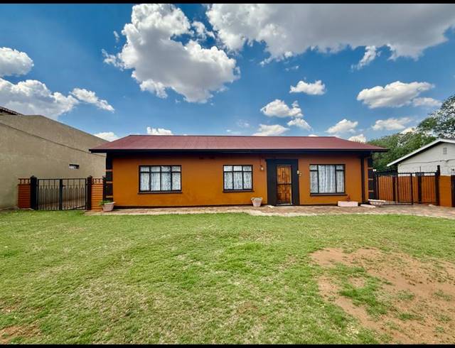 3 BEDROOM HOUSE FOR SALE IN VANDERBIJLPARK CW 3
